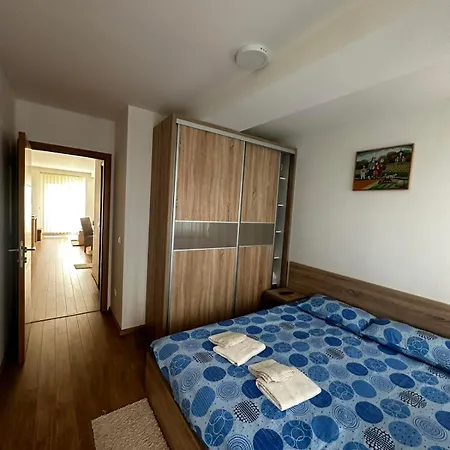 Gondola Vip 13 Apartment *